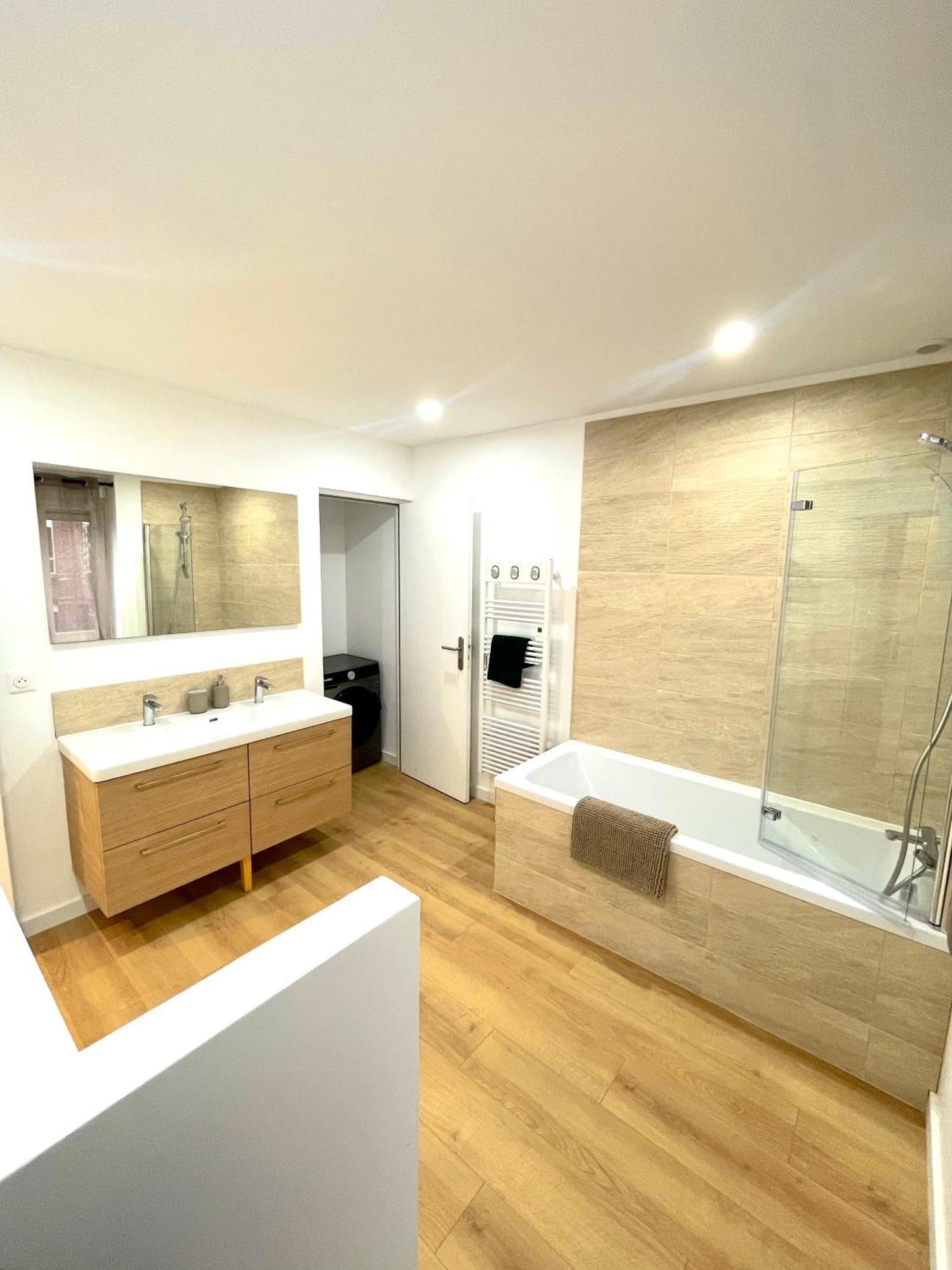 Maison Familiale 3 Chambres Avec Terrasse Mouvaux Dış mekan fotoğraf